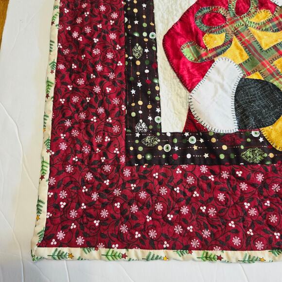 Quilted Santa Christmas Hanging Holiday Quilt - Picture 2 of 12